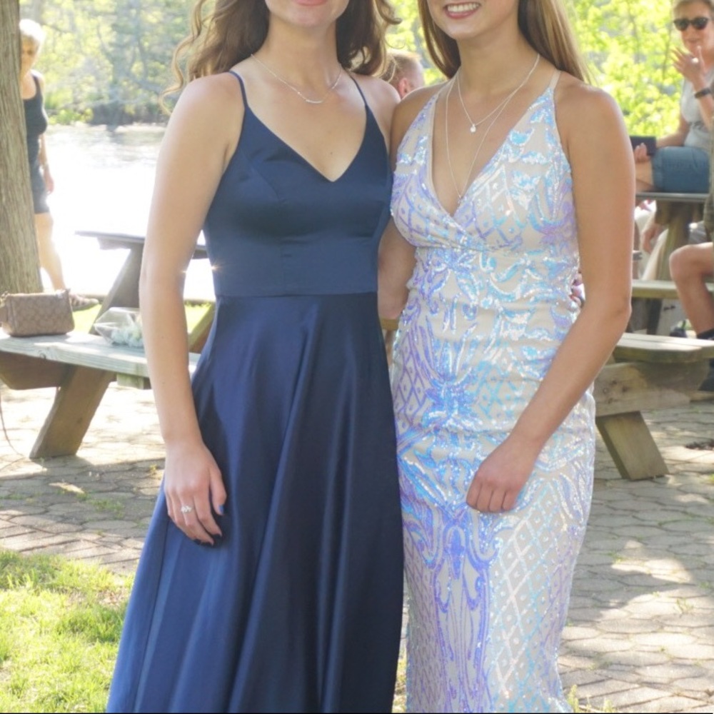 PROM DRESS - Picture 3 of 4